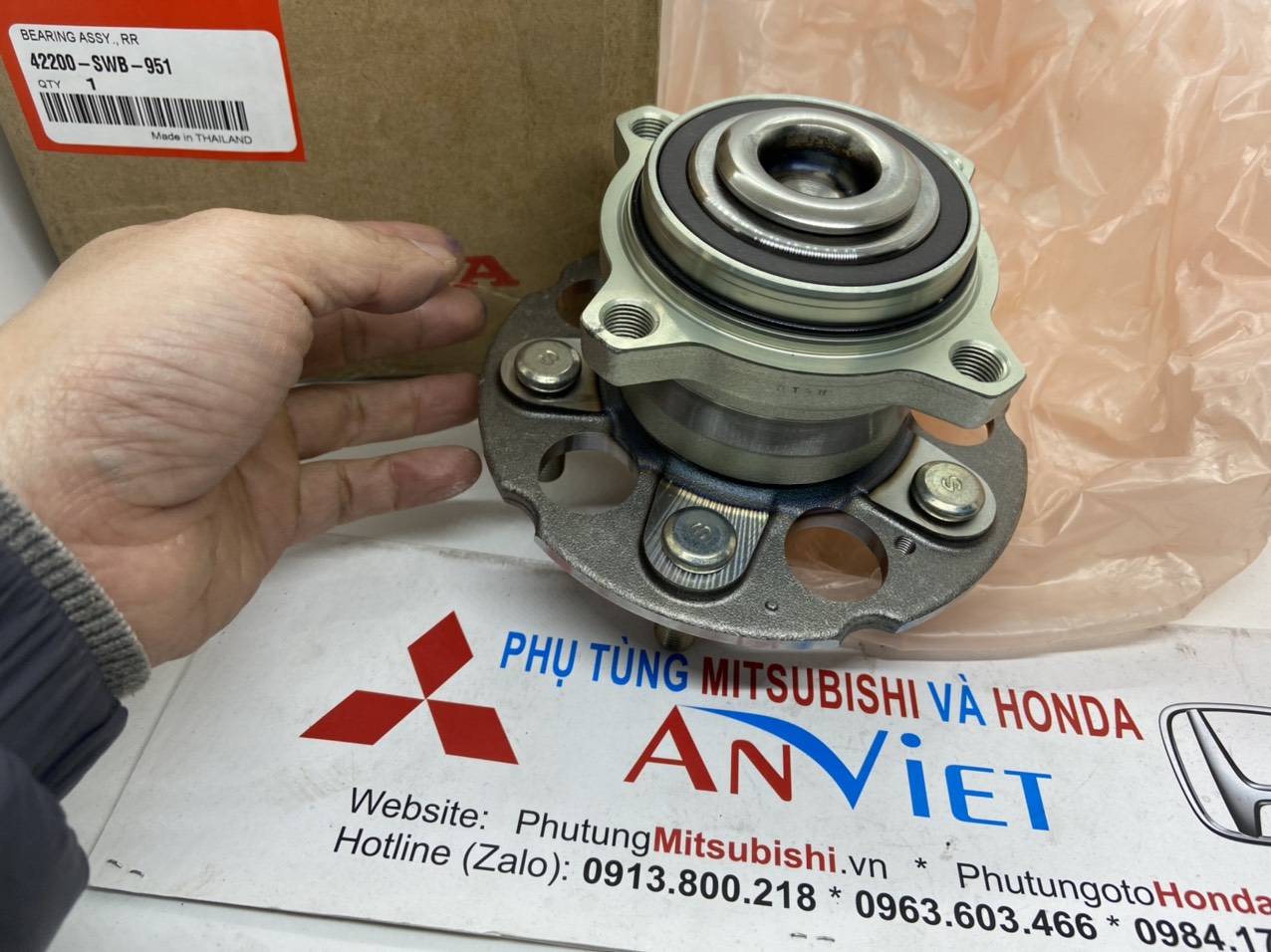 Bi moay ơ sau xe Honda CRV 2010 